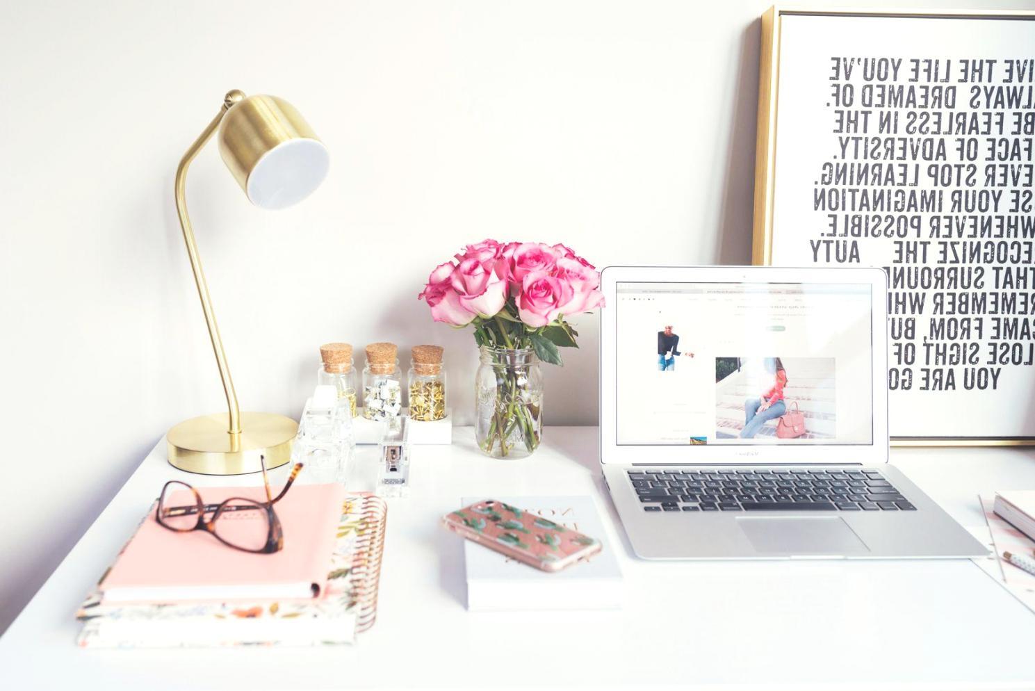 Dokumenty finansowe i notatki z sesji doradczej